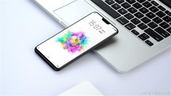 蘋果X雖然貴，但又一次引領(lǐng)了手機(jī)外觀